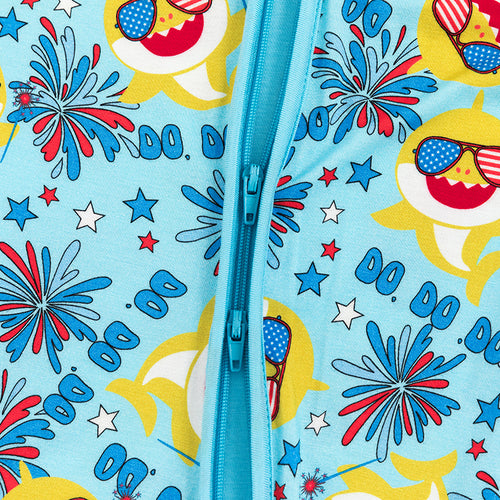 قرش مع نظارات الخيزران قصيرة الأكمام Zippy Romper