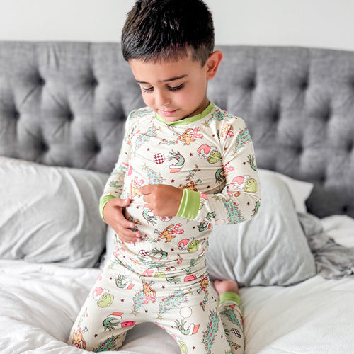Christmas Prasinous Color Cute Cartoon Figure & Deer Kids Bamboo 2 Piece Pajama Set