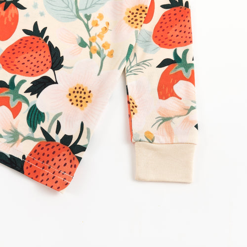 Flowers And Strawberries Two-Piece Bamboo Piece Pajamas